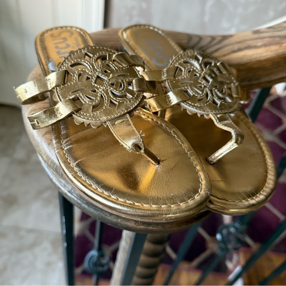 CIRCUS by Sam Edelman, ladies gold flip-flop sandal size 8, very good condition - Picture 3 of 9